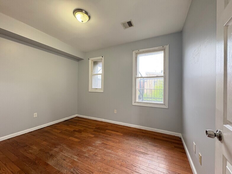 Building Photo - 146 Ripley Pl