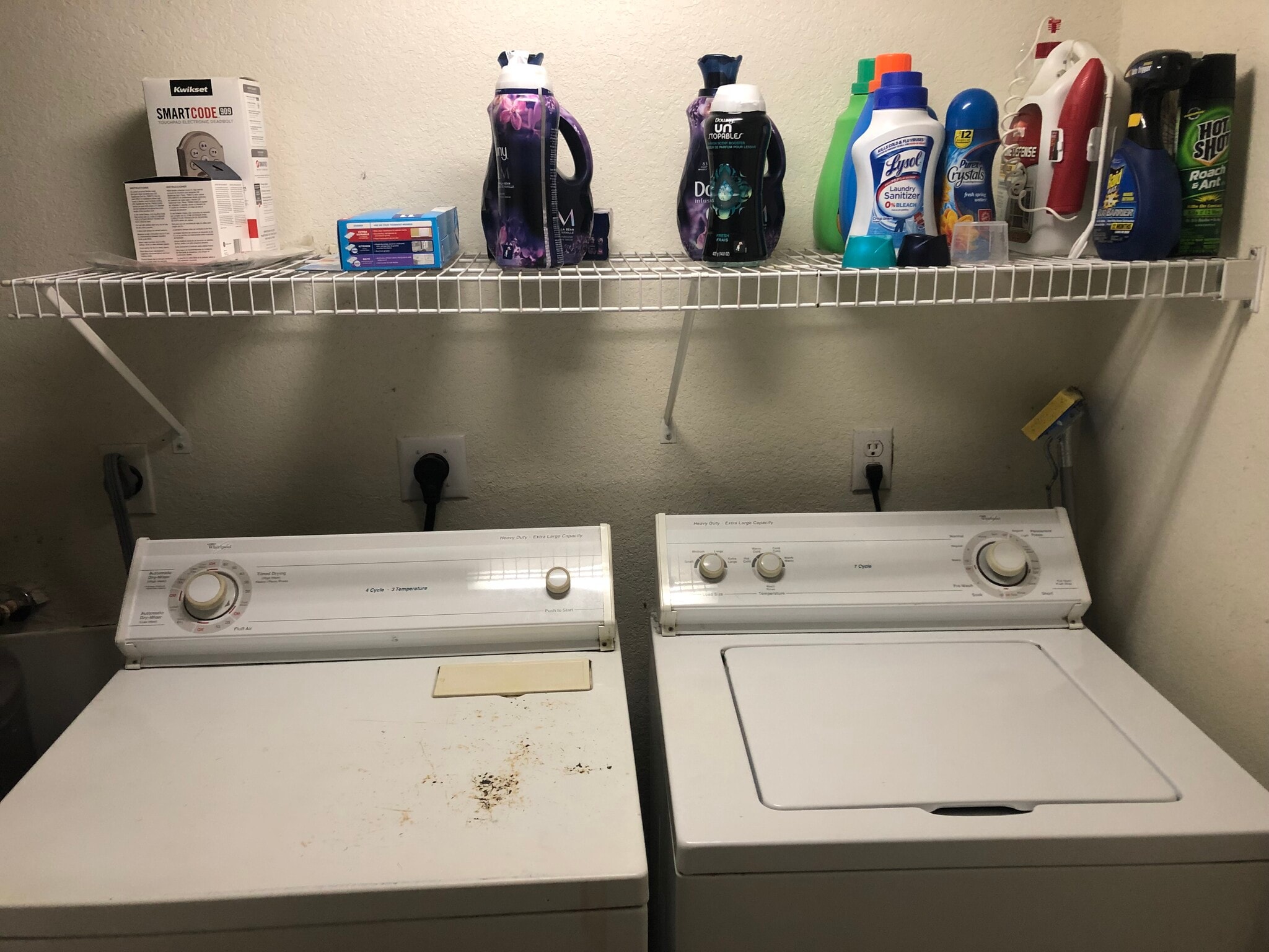 Washer and laundry - 521 Southwest Pky