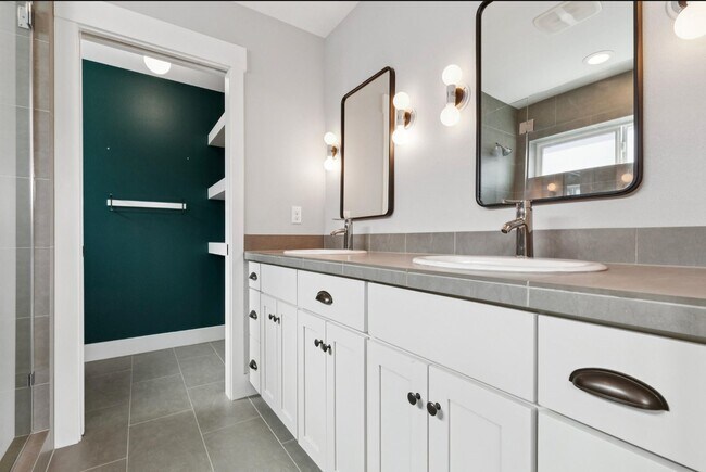 Building Photo - Unmatched Quality on Quiet Bethany Cul-de-sac!