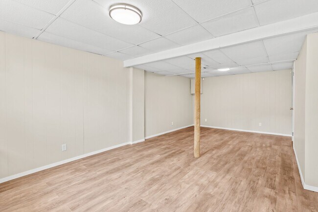 Building Photo - 5732 S 137th St