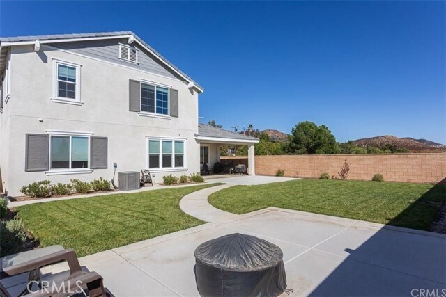 Building Photo - 24125 Montecito Dr