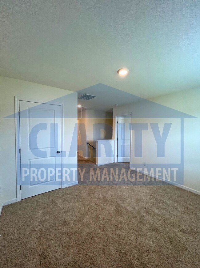 Building Photo - 1471 Housley Dr