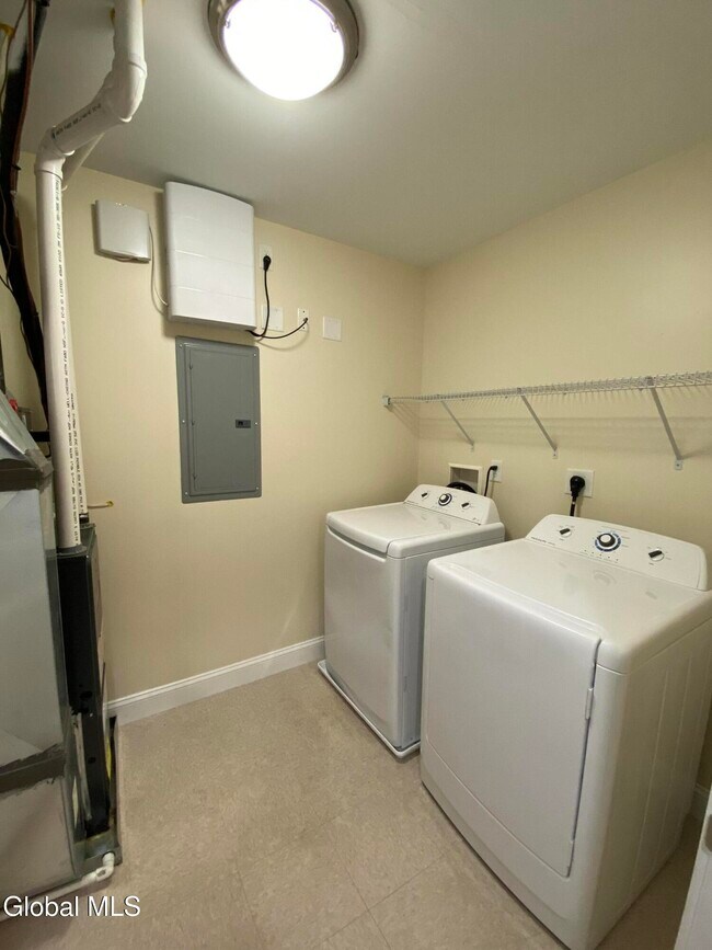 Building Photo - 74 Weibel Ave