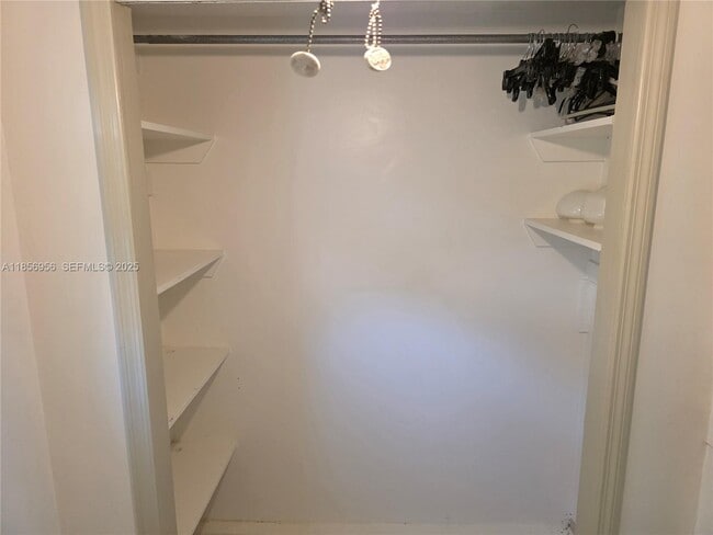 Building Photo - 4321 Kirby Loop Rd