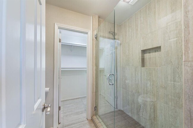 Building Photo - 4404 Travis Country Cir