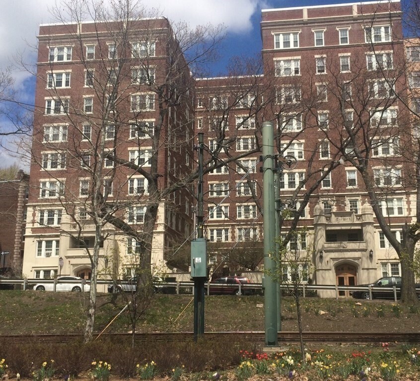 Building Photo - 1450 Beacon St