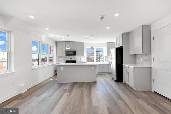 Building Photo - 1116 S 7th St