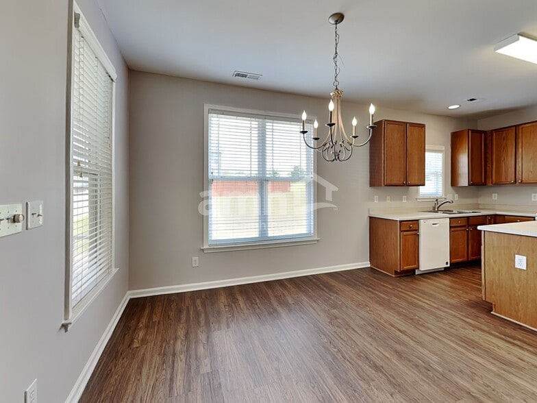 Building Photo - 209 Haywood Ln