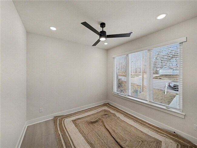 Building Photo - 30 Cromer Dr