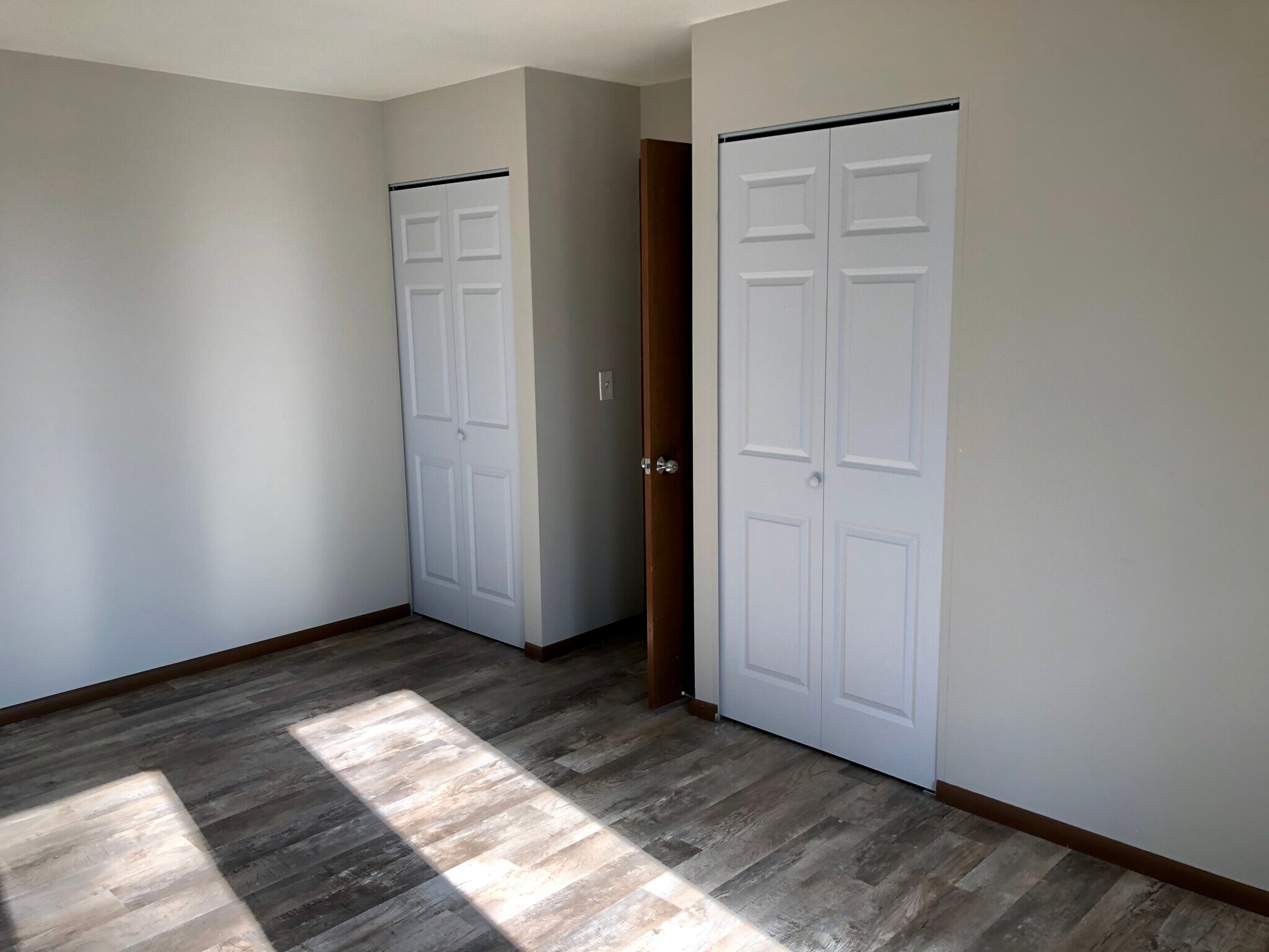 Building Photo - 4014 15th Ave S