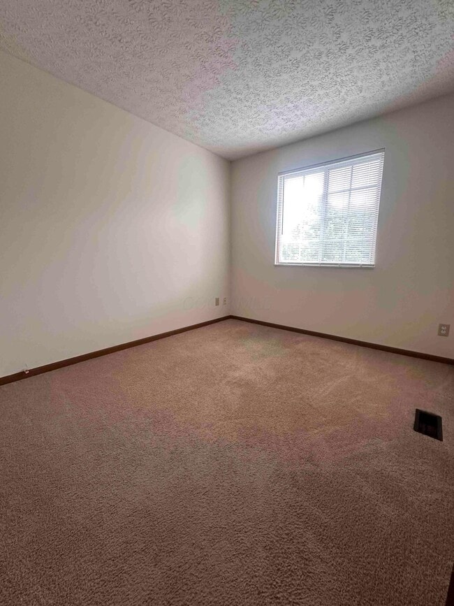 Building Photo - 7947 Schoolside Dr