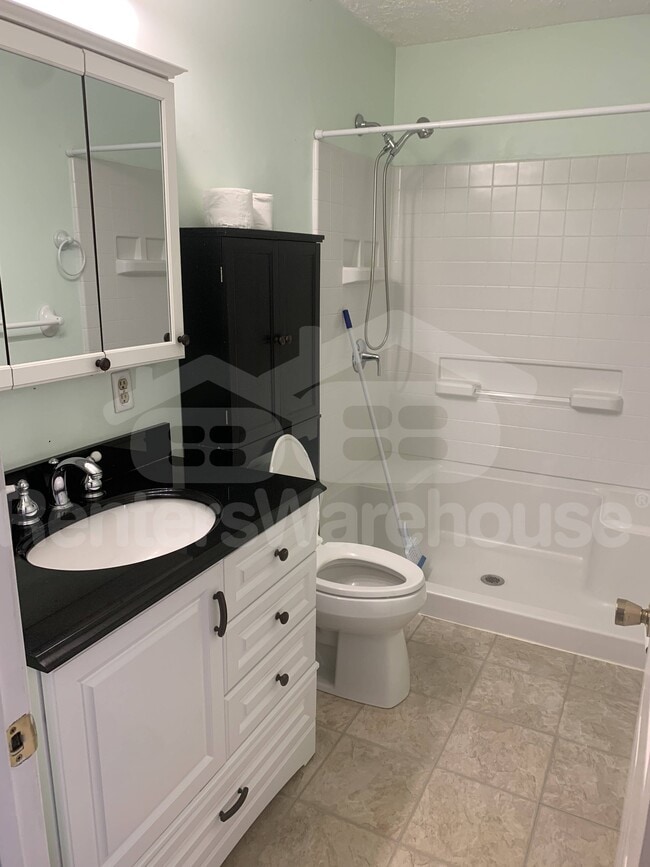 Building Photo - 7107 Avesbury Ln