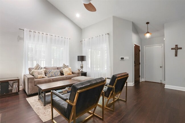 Building Photo - 15 Abbey Brook Pl