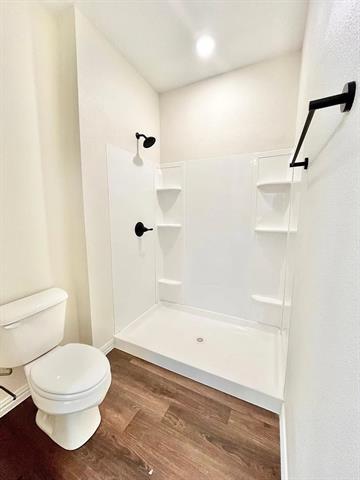 Building Photo - 327 E Nelson St