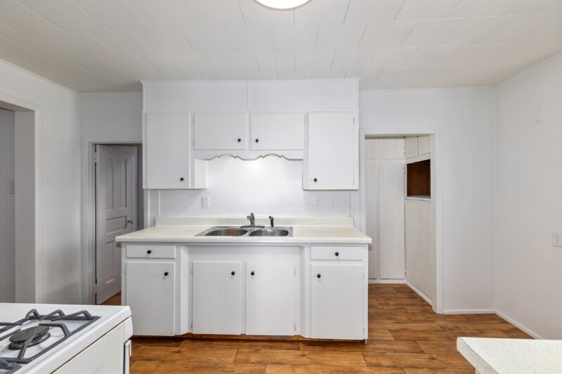 Building Photo - 210 New St