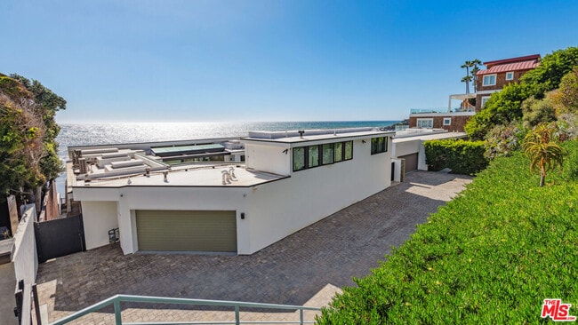Building Photo - 31388 Broad Beach Rd