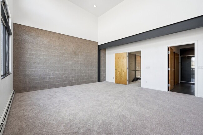 Building Photo - 11582 Colony Row