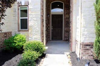 Building Photo - 8727 Stoney Brook Ln