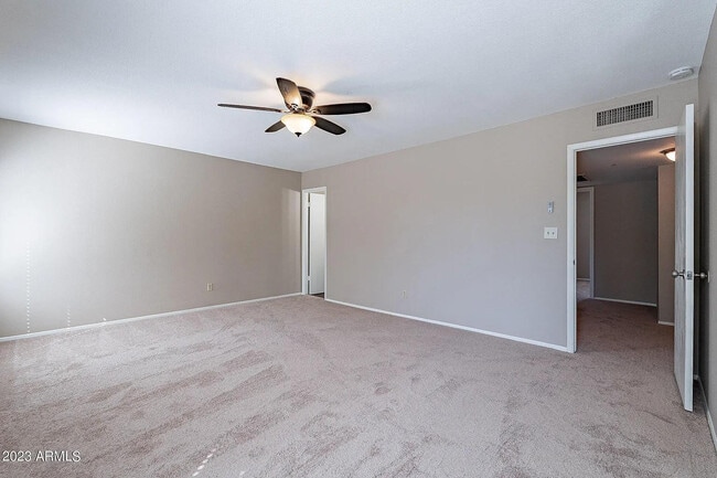 Building Photo - 6526 S McAllister Ave