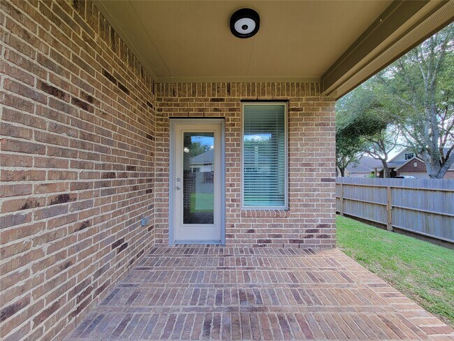 Building Photo - 2814 Bay Springs View