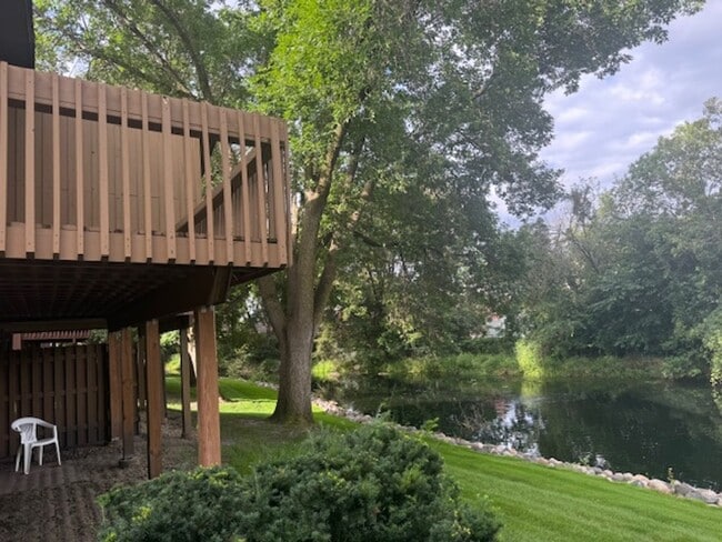 Building Photo - Updated 3 bed overlooking Pond. Available ...