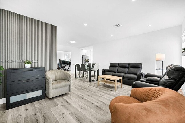 Building Photo - 876 NE 81st St