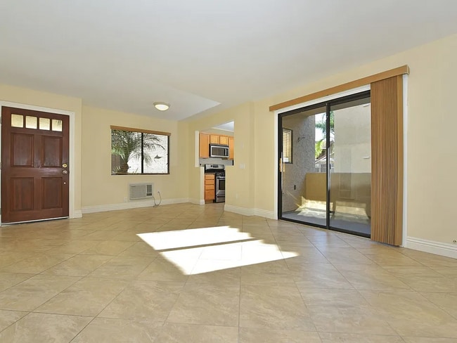 Building Photo - 10178 Camino Ruiz