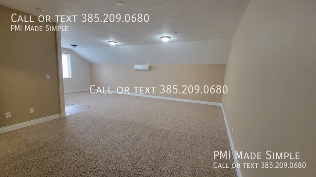 Building Photo - 3042 E Somerset Dr