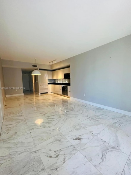 Building Photo - 1010 Brickell Ave