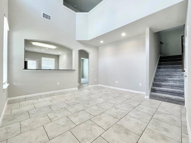 Building Photo - 407 Rhetoric Way
