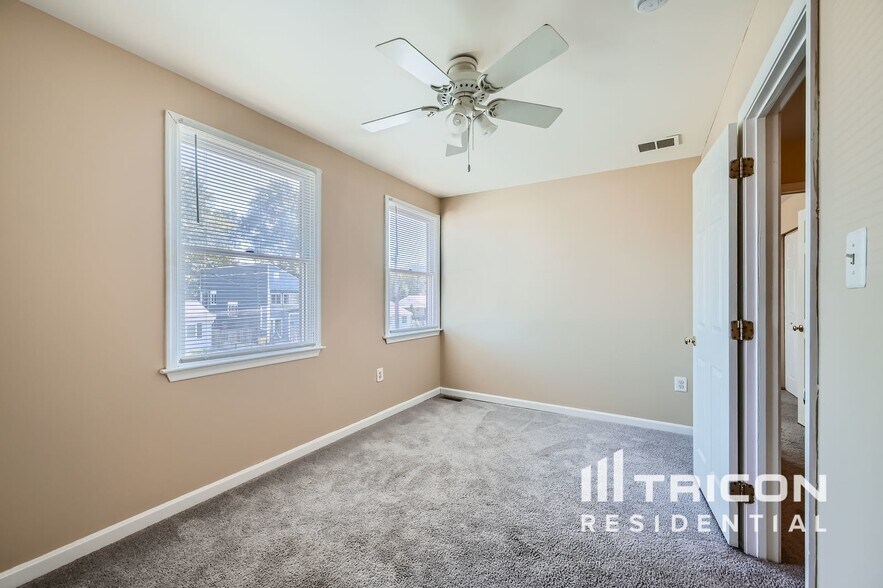 Building Photo - 1716 Elkridge Dr
