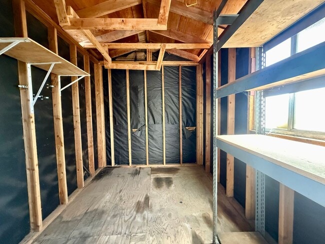 Building Photo - 4004-4006 Bismarck Dr