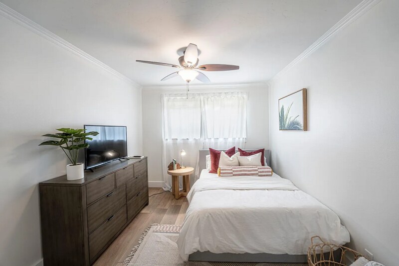 Building Photo - 2858 Drake Ave