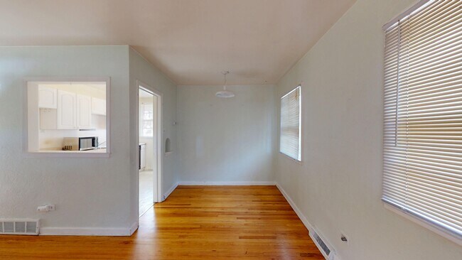 Building Photo - 2525 S Clayton St