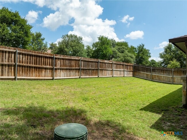 Building Photo - 1010 Woodland Bend Cir