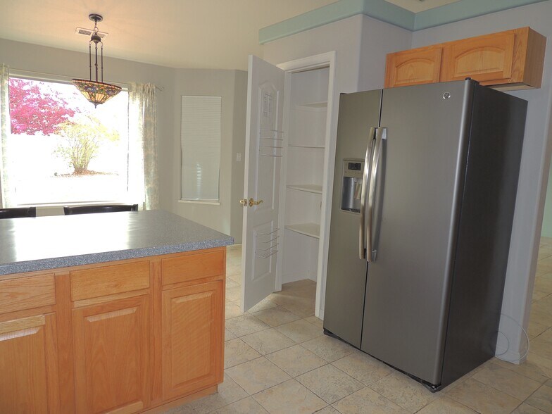 Kitchen - Pantry - 2866 Fall Creek Dr