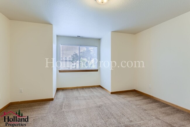 Building Photo - 6547 SE Woodstock Blvd