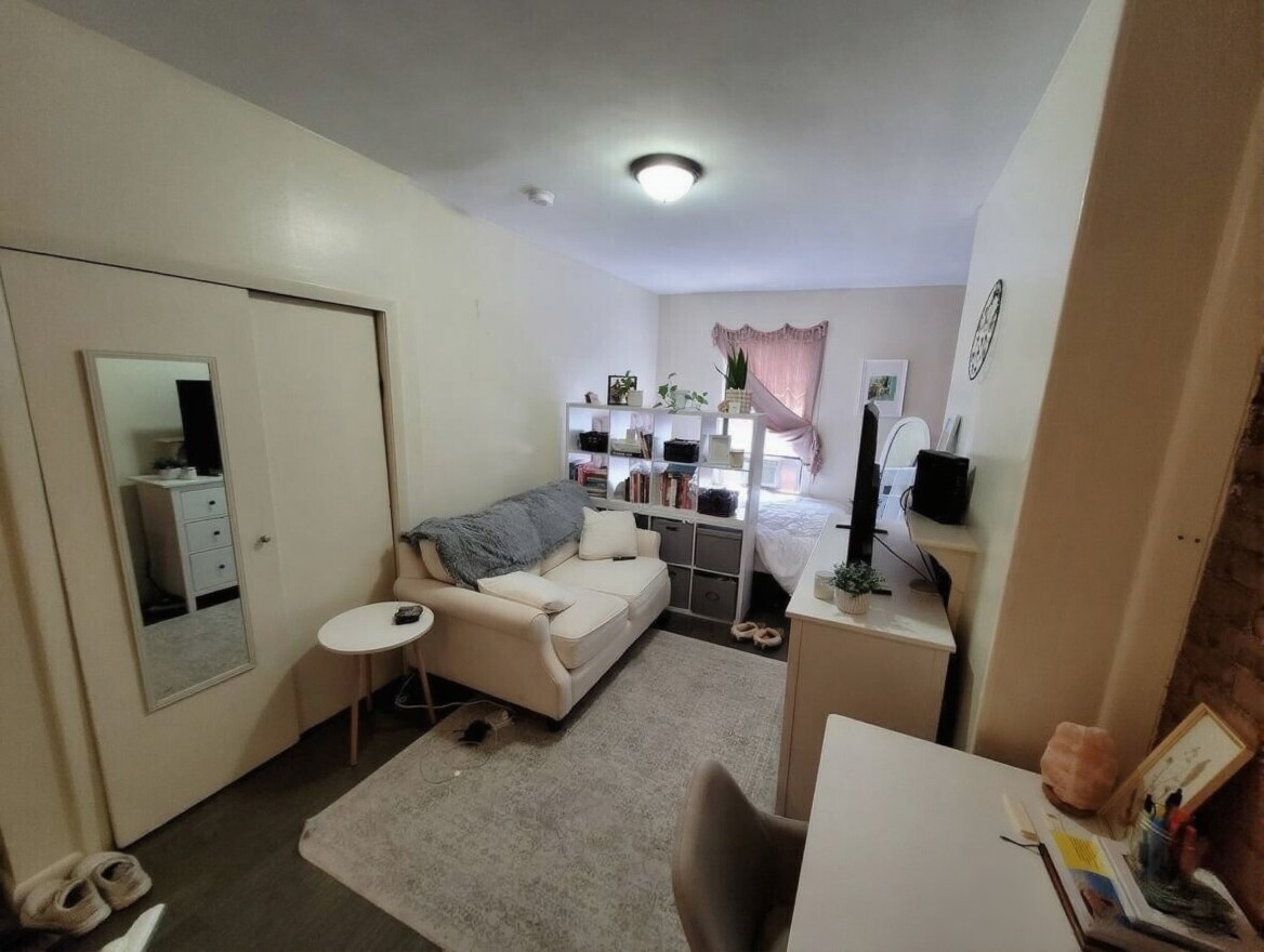 Building Photo - 268 Newbury St