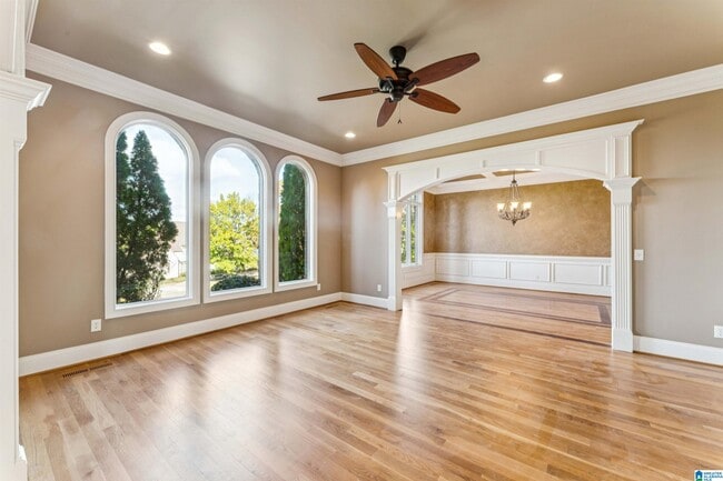 Building Photo - 2005 Lake Heather Dr