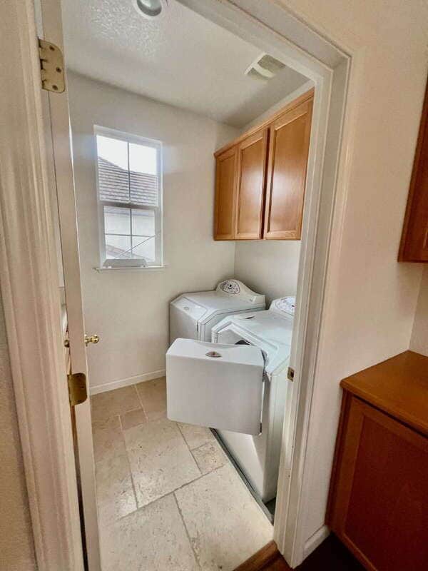 Building Photo - 668 Granite Ln