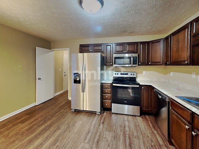 Building Photo - 2040 Theodore Dr