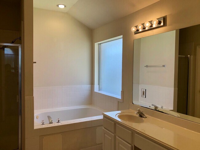 Building Photo - 1911 Blooming Park Ln