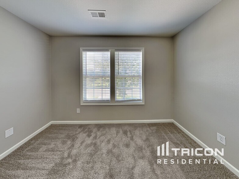 Building Photo - 9312 Tiger Lily Ln