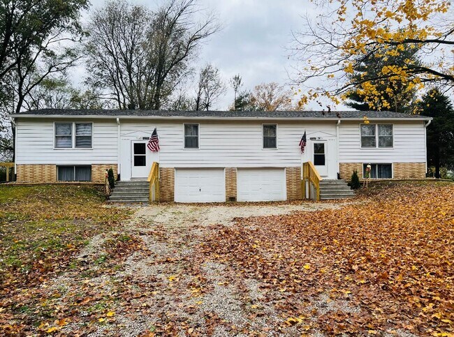 Building Photo - 6320-6322 N Fruitridge St