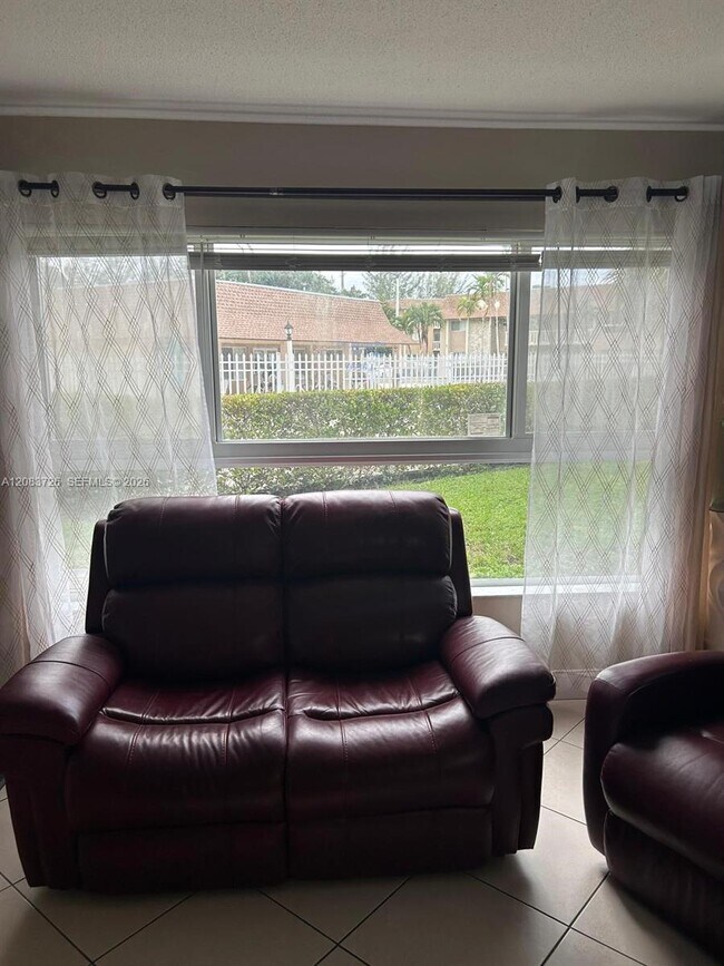 Building Photo - 7450 Miami Lakes Dr