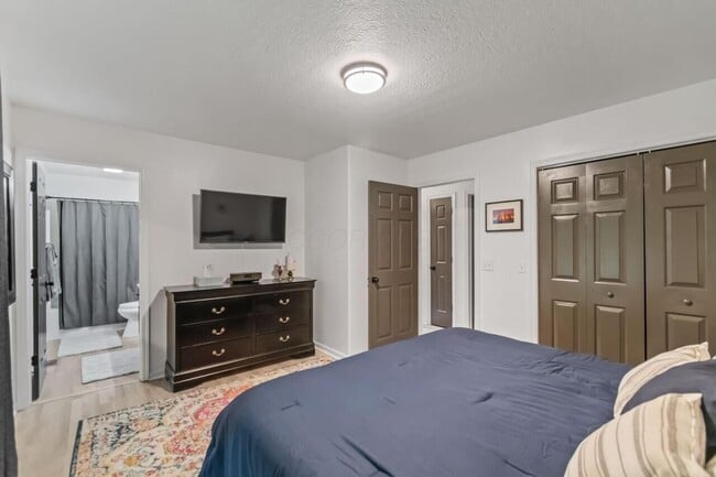 Building Photo - 444 Grand Ridge Dr