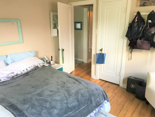 Building Photo - 759 Bellaire St