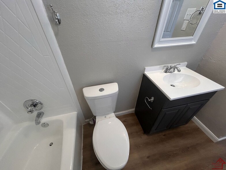 Building Photo - 1314 NW Irwin Ave