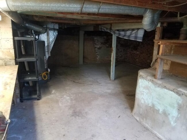 Building Photo - Charming 3bedroom, 1.5bathroom Home