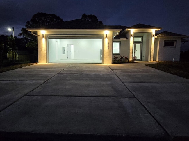 Building Photo - 239 Ave Del Centro